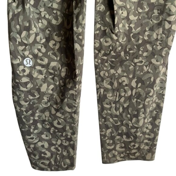 Lululemon Base Pace High-Rise Tight Size 6 25" Intertwined Camo Olive Multi - Picture 8 of 10